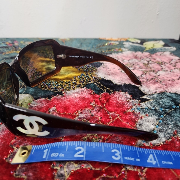 Chanel Sunglasses - Picture 5 of 10